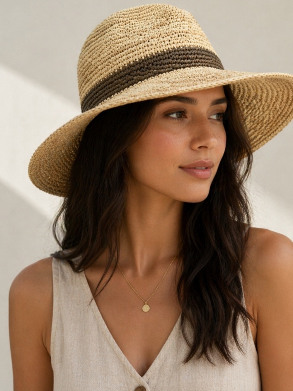 286. NWT. Brooklyn Hat Co. Women's Wide Brim Raffia Sun Hat w/ Contrast Band.